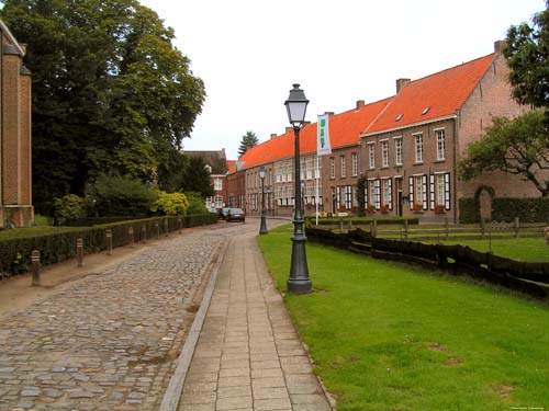 Beguinage TURNHOUT photo Photo par Ludo Provinciael (merci!)