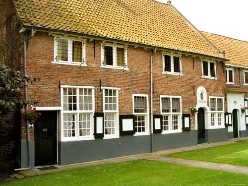 Beguinage TURNHOUT / BELGIQUE Photo par Ludo Provinciael (merci!)