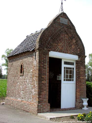 Our Lady-of-the-seven-Pains chapel (in Doomkerke) RUISELEDE picture Picture by Jean-Pierre Pottelancie (thanks!)