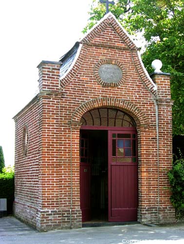 Chapelle de Doomkerke RUISELEDE / BELGIQUE Photo par Jean-Pierre Pottelancie (merci!)