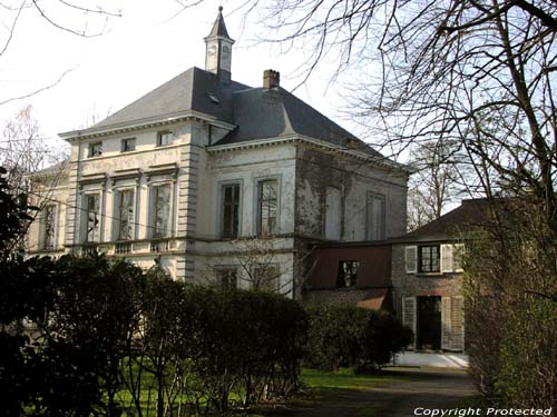 Vurstjen Castle EVERGEM / BELGIUM A villa in the neighborhood (of which we thought it was the Vurstjen)