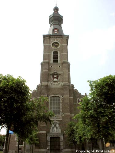 Eglise Saint-Petrus et Paul ( Hansbeke) NEVELE photo Photo par Jean-Pierre Pottelancie (merci!)