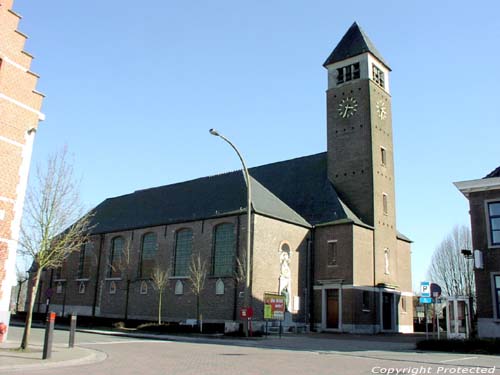 Onze-Lieve-Vrouw Geboortekerk (te Kluizen) EVERGEM / BELGI Foto door Jean-Pierre Pottelancie (waarvoor dank!)