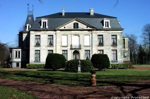 Heylweghen Castle (in Langerbrugge) EVERGEM picture Picture by Jean-Pierre Pottelancie (thanks!)