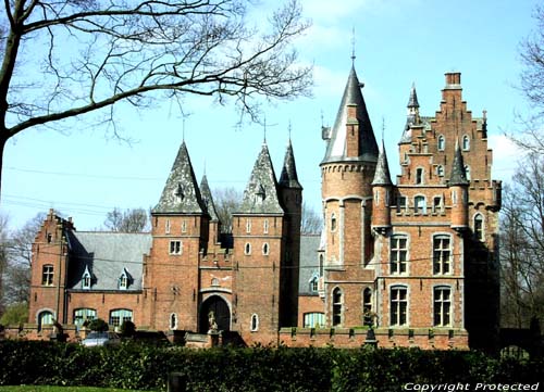 Dons de Lovendeghem Castle LOVENDEGEM / BELGIUM 