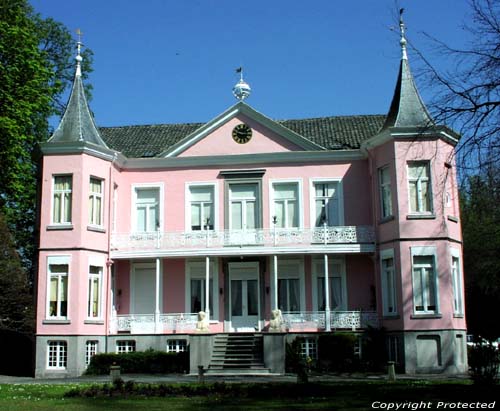 Kasteel Velde (te Merendree) NEVELE / BELGI Foto door Jean-Pierre Pottelancie (waarvoor dank!)