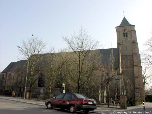 Eglise Saint-Laurent SINT-LAUREINS / BELGIQUE Photo par Jean-Pierre Pottelancie (merci!)