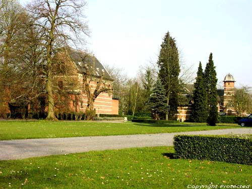 Kasteel van Schouwbroek (te Vinderhoute) VINDERHOUTE in LOVENDEGEM / BELGI Foto door Jean-Pierre Pottelancie (waarvoor dank!)