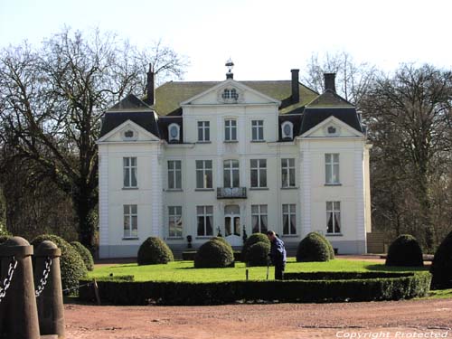 Castle Ten Bos (te Wippelgem) EVERGEM / BELGIUM Picture by Jean-Pierre Pottelancie (thanks!)