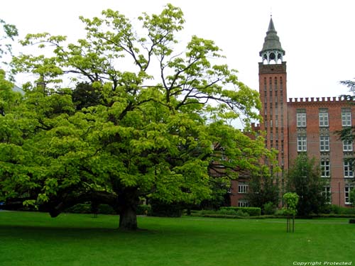 Institut des Ursulines ( Onze-Lieve-Vrouw-Waver ) ONZE-LIEVE-VROUW-WAVER  SINT-KATELIJNE-WAVER / BELGIQUE 