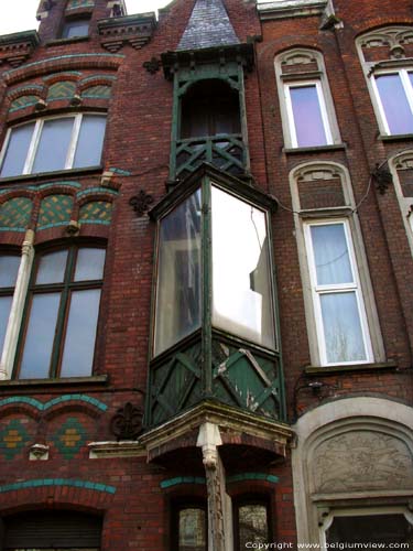 Villa (Door Charles Van Driessche.) GENT / BELGI 