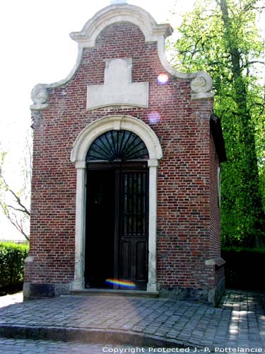 Kapel van Onze-Lieve-Vrouw van Zeven Weeën (te Landegem) NEVELE / BELGIË 