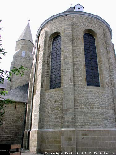 Sint-Michaëlkerk SINT-LIEVENS-HOUTEM foto