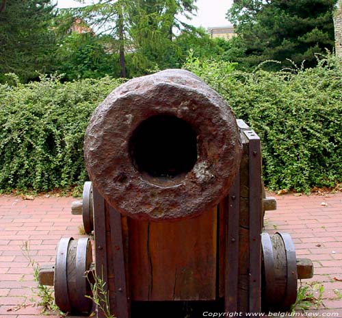 Old Canon NIEUWPOORT / BELGIUM 