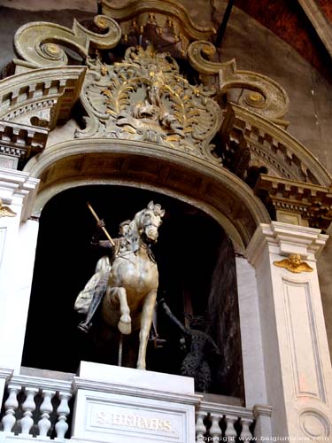 Eglise Saint Hermes et Crypte RENAIX / BELGIQUE 