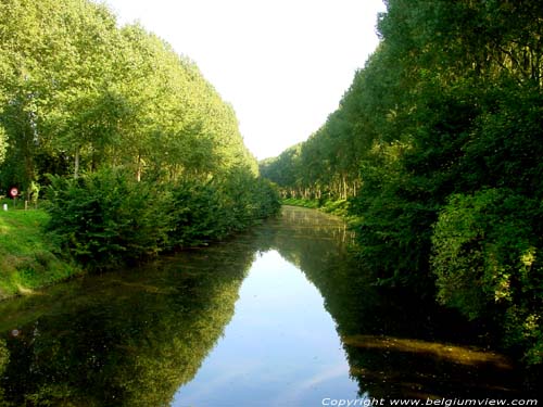 Canal Lopold DAMME / BELGIQUE 