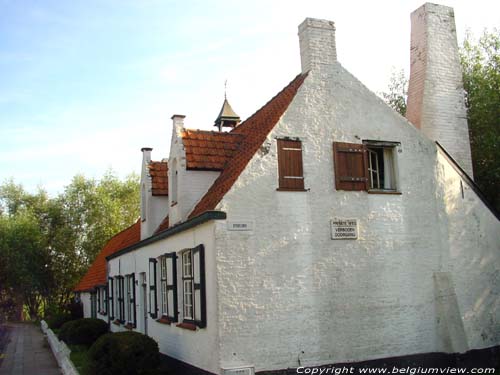 Hoeve in dorpscentrum Oostkerke DAMME foto 