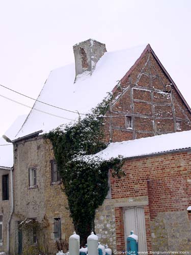 17th century house GIMNÉE in DOISCHE / BELGIUM 