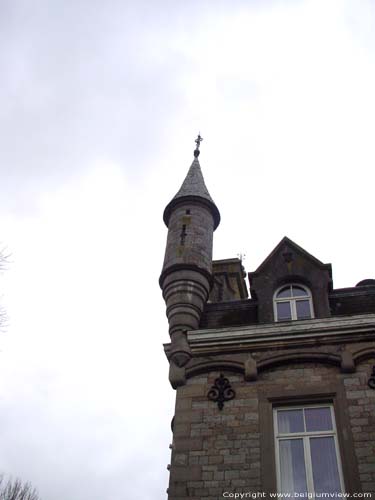 Gemeentehuis - Oude Cense de Maugr - Kasteel Licot NISMES in VIROINVAL / BELGI 