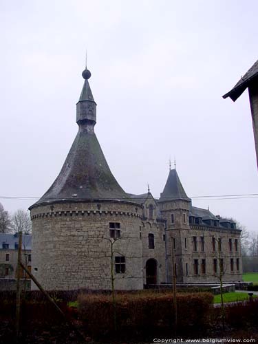 Kasteel van Boussu BOUSSU-EN-FAGNE in COUVIN / BELGI 