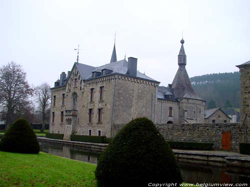 Kasteel van Boussu BOUSSU-EN-FAGNE in COUVIN / BELGI 