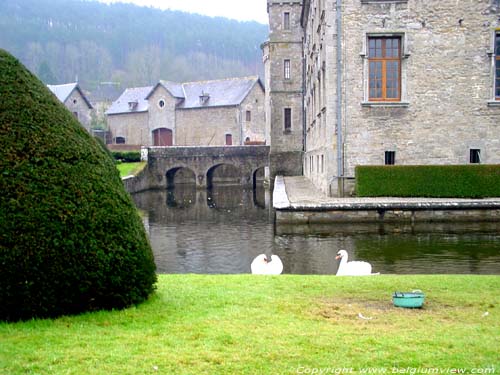 Kasteel van Boussu BOUSSU-EN-FAGNE in COUVIN / BELGI 