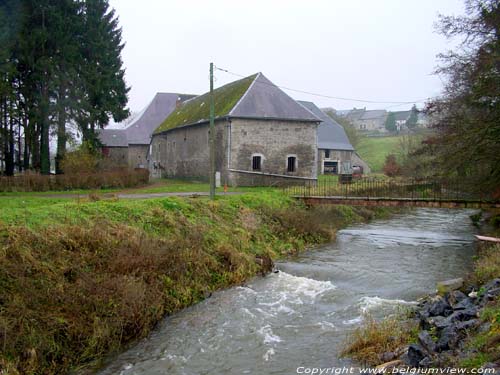 Ferme AUBLAIN  COUVIN / BELGIQUE 