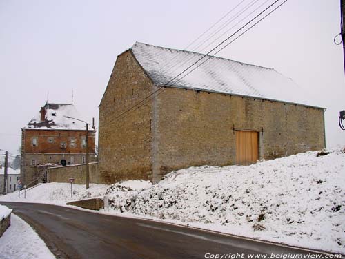 Boerderij van het kasteel DOISCHE / BELGI 