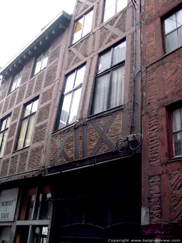 Anciennes maisons en ranges encorbellantes  du pan de bois LIEGE 1  LIEGE / BELGIQUE 