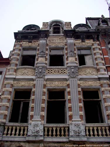 Broken house... LIEGE 1 in LIEGE / BELGIUM 