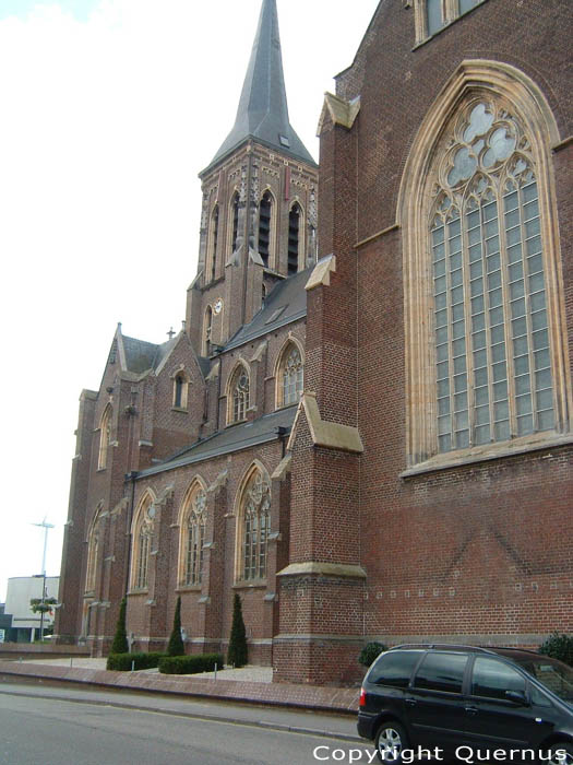 Parochiekerk Sint-Ursula LANAKEN foto 