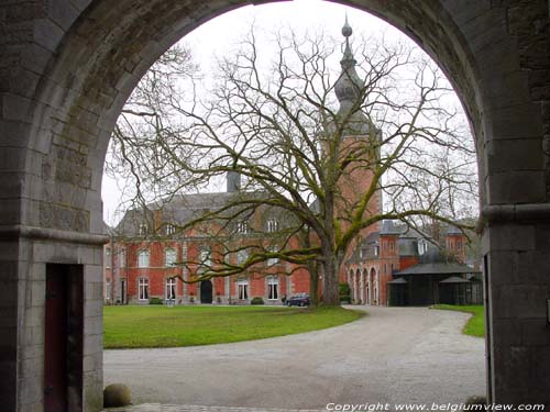 Kasteel van Vierves Vierves-sur-Viroin in VIROINVAL / BELGI 