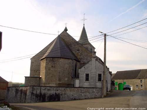 Sint-Vaastkerk DAUSSOIS in CERFONTAINE / BELGI De sacristie werd in 1900 gebouwd volgens de plannen van P.Langerock. 