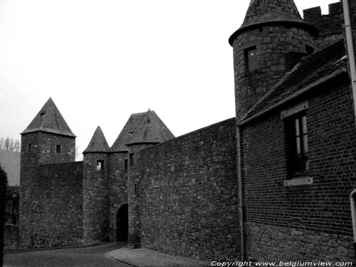 Middeleeuws Feodaal Kasteel THY-LE-CHATEAU in WALCOURT / BELGIUM 