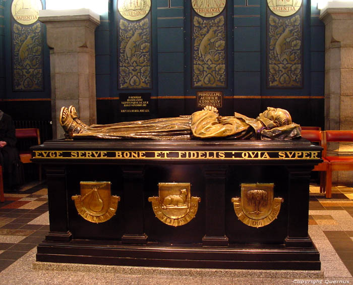 Saint-Rochus' church and cloister HASSELT / BELGIUM Grave of the Holey monk