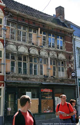 Le Vert - Le Coix Vert et la Main d'Or GAND / BELGIQUE Photo avant la restauration