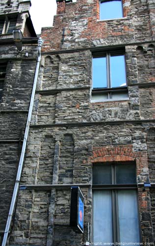The Mirror GHENT picture