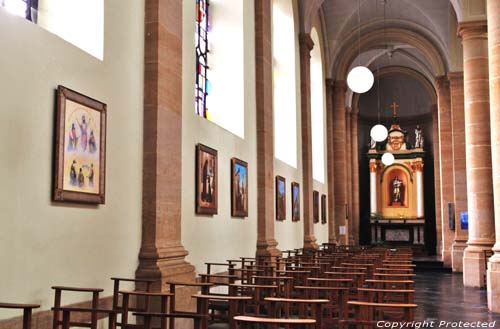 Sint-Petrus en Pauluskerk  BOUILLON foto 