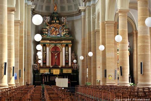 Sint-Petrus en Pauluskerk  BOUILLON / BELGI 