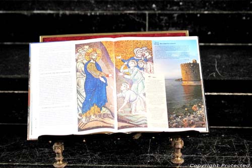 Sint-Petrus en Pauluskerk BOUILLON foto