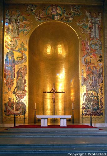Sint-Christophuskerk CHARLEROI foto Mozaiek door Jean Ransy. Vind je hem mooi? 