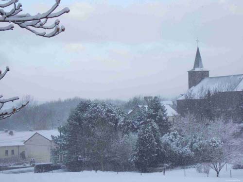 Sneeuwval met Sint-Gertrudiskerk (te Hvillers) MONT-SAINT-GUIBERT foto 