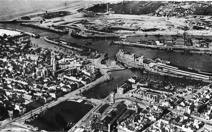 Ancienne vue de l'air sur Ostende OOSTENDE  OSTENDE / BELGIQUE 