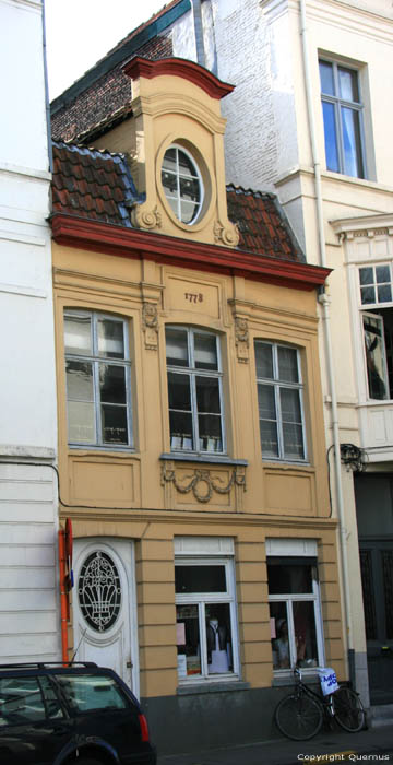 Huis uit 1778 GENT foto 