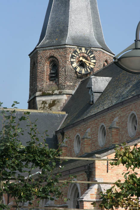 Sint-Pietersbandenkerk (te Uitbergen) BERLARE / BELGI 