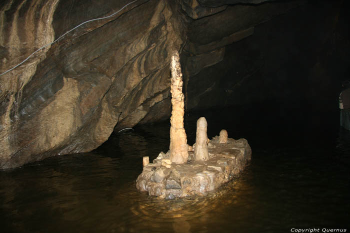 Grotte de l'Adujour NAMUR  COUVIN / BELGIQUE 