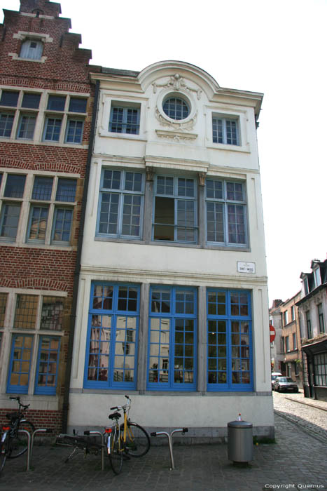 Hoekhuis Sint Widostraat - Braderijstraat GENT / BELGI 