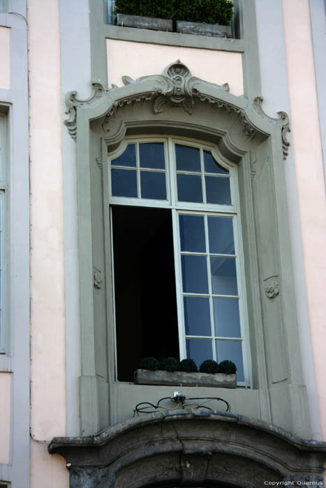 Les Cinq Casques GAND / BELGIQUE 