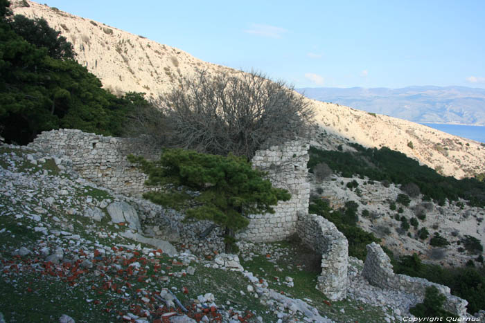 Ruines de chteau-fort Baka / CROATIE 