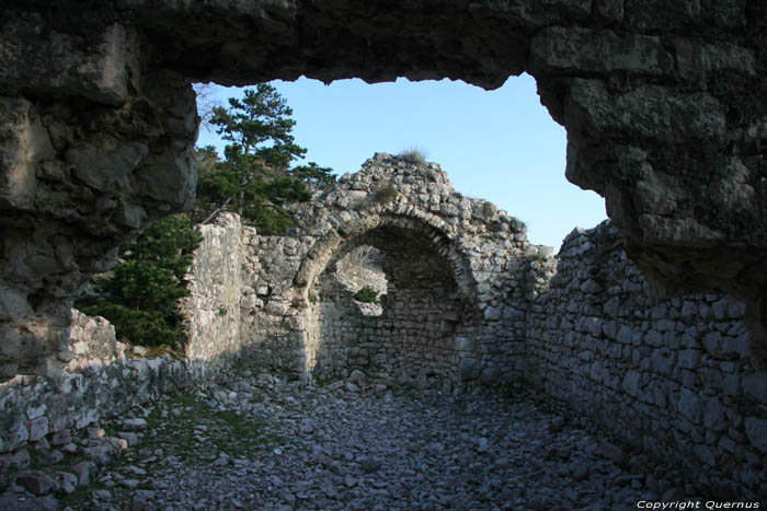 Ruines de chteau-fort Baka / CROATIE 